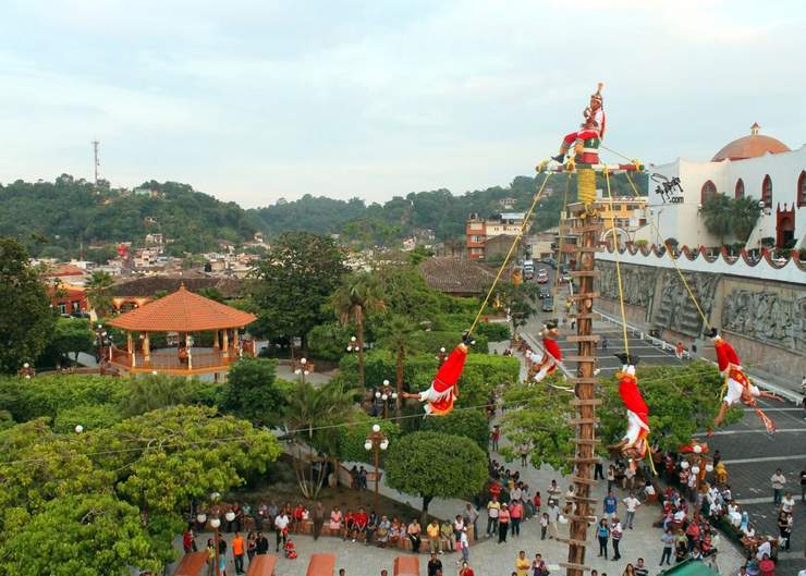 Tradición de los voladores de Papantla en México